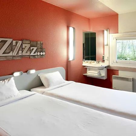 Cergy Hotel 2*