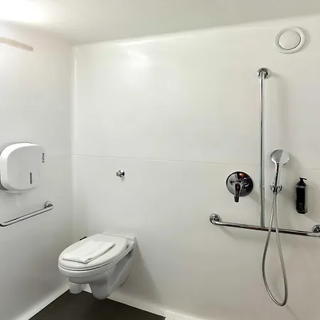 Cergy Hotel 2*
