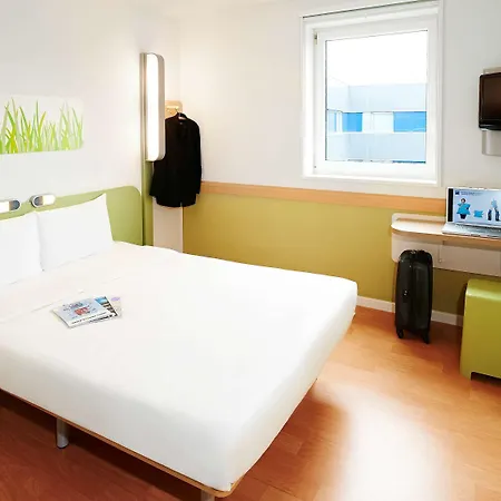 Hotel Cergy 3 Etoiles 3*
