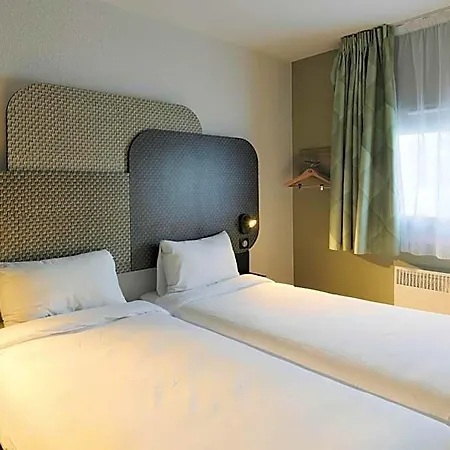 Hotel Cergy 3 Etoiles 3*