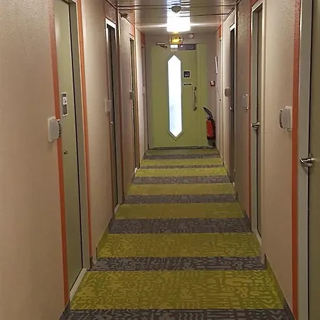 Hotel Cergy 2*